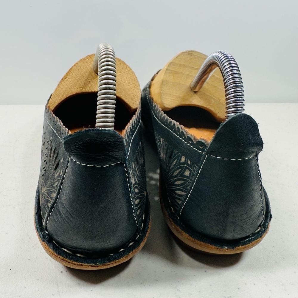 Rue 580 Perforated Leather Sandals Size 40 US 9.5 - 10 - Picture 3 of 8
